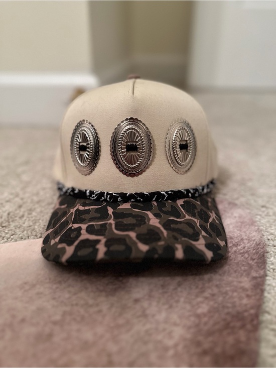 Accessories - Beige Cap with Leopard Brim and Concho Accents trucker hat western brand new